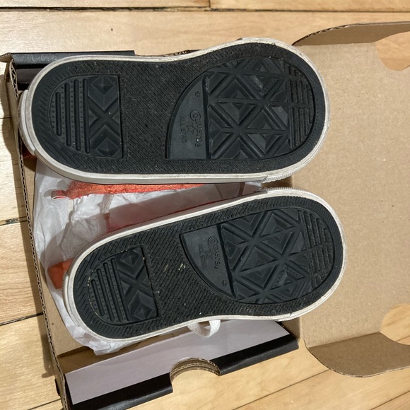 Converse pink, size 5 infant - Picture 2 of 3